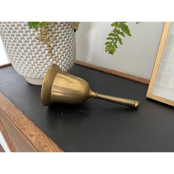 Vintage Brass Bell - School Bell - Patina - Vintage Metalware - Picture 6 of 10